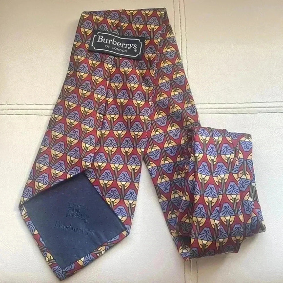Vintage Burberrys of London Silk Hand Sewn Tie Perfect for Fall - Picture 7 of 7